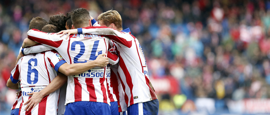 Temporada 14-15. Jornada 28. Atlético de Madrid-Getafe. El equipo se abraza en una piña.