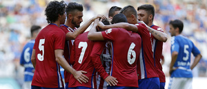 Pretemporada 2015/16. Partido Real Oviedo - Atlético de Madrid. Los jugadores celebran en piña el primer gol del partido anotado por Griezmann.