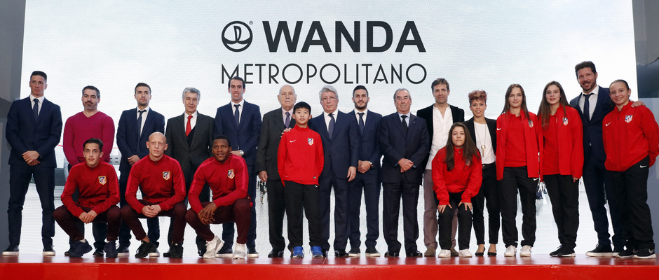 Foto familia presentación Wanda Metropolitano