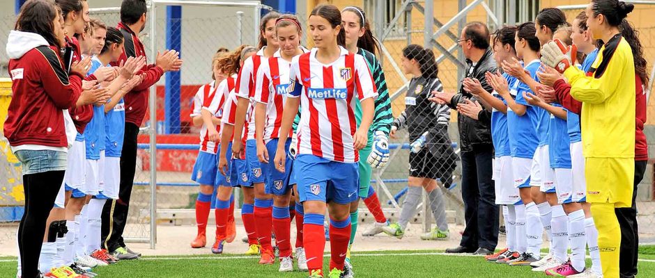 Temporada 2012-2013. Pasillo al Féminas D tras ser campeón de Liga