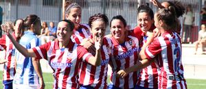 Temporada 2013-2014. Las jugadoras celebran el primer gol ante la Real Sociedad