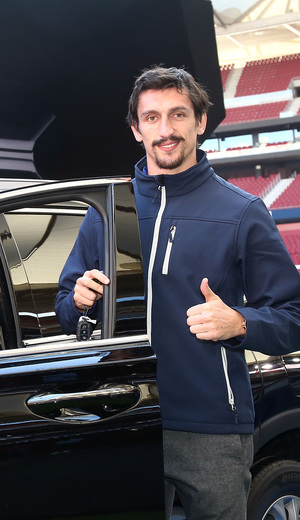 Temp. 18-19 | Entrega de coche Hyundai a los jugadores en el Wanda Metropolitano | Savic