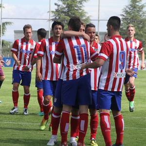 Los jugadores rojiblancos celebran uno de los goles conseguidos ante el Huesca
