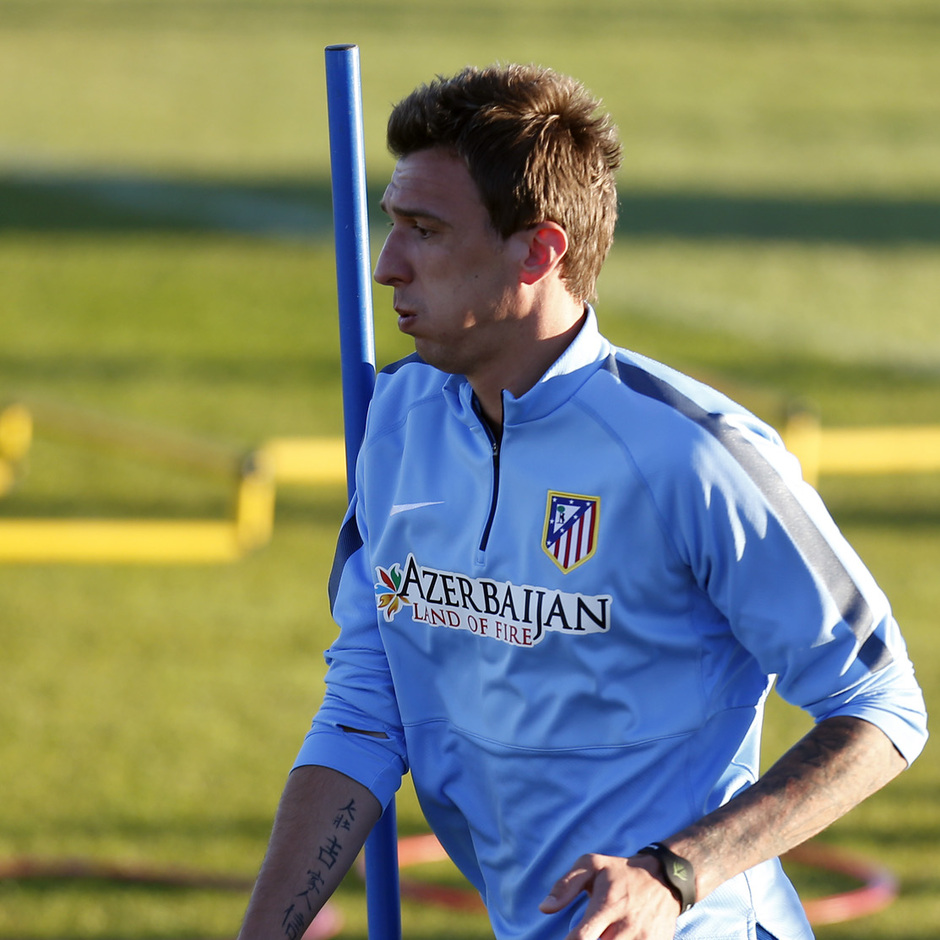 Mario Mandžukić se ejercita en la pretemporada