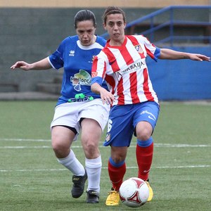 Temporada 2012-2013. Nagore sale del regate ante la capitana del UD Collerense
