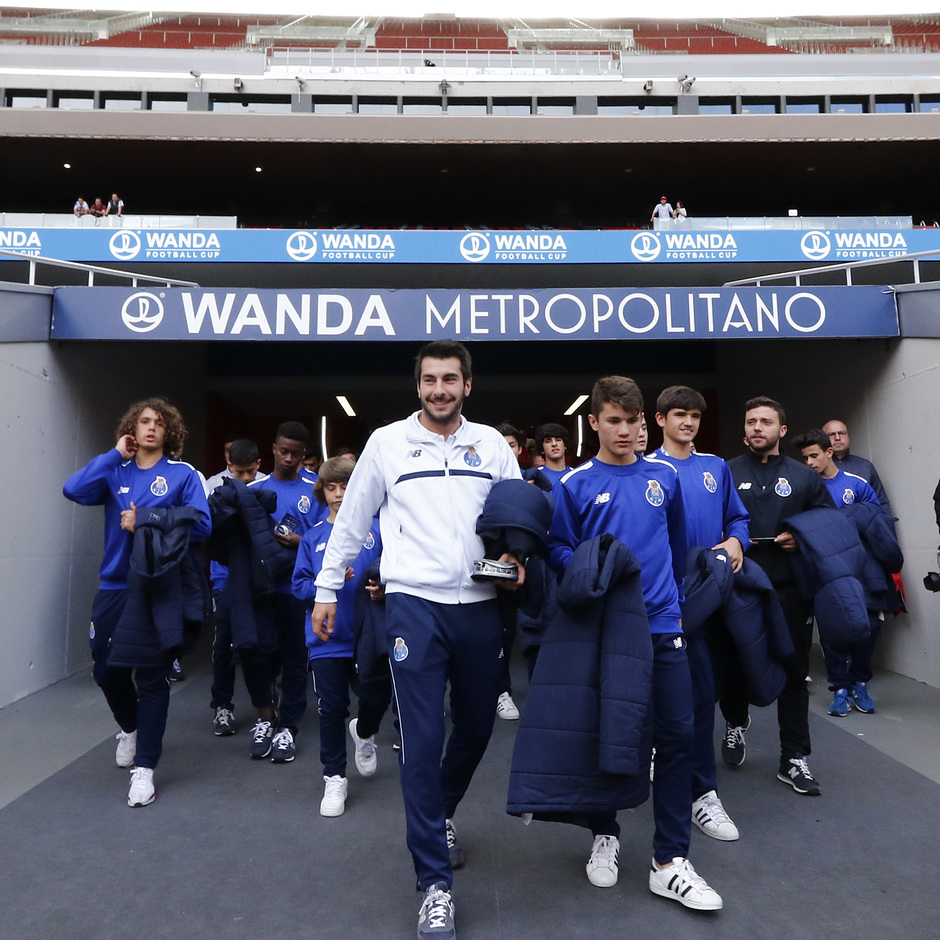 Los equipos de la Wanda Cup visitan el Wanda Metropolitano | El Oporto visitó el Wanda Metropolitano