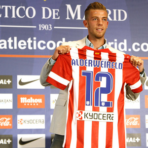 Alderweireld fue presentado como nuevo jugador rojiblanco en el Vicente Calderón el martes 10 de septiembre