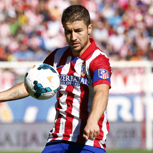 Temporada 13/14. Partido Atlético de Madrid-Celta. Vicente Calderón. Gabi controlando un balón con el pecho