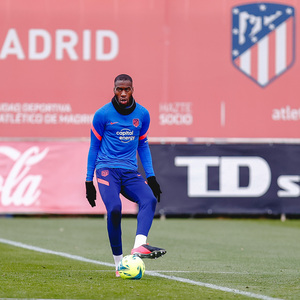 Temp. 21-22 | Entrenamiento 9-12-2021 | Kondogbia