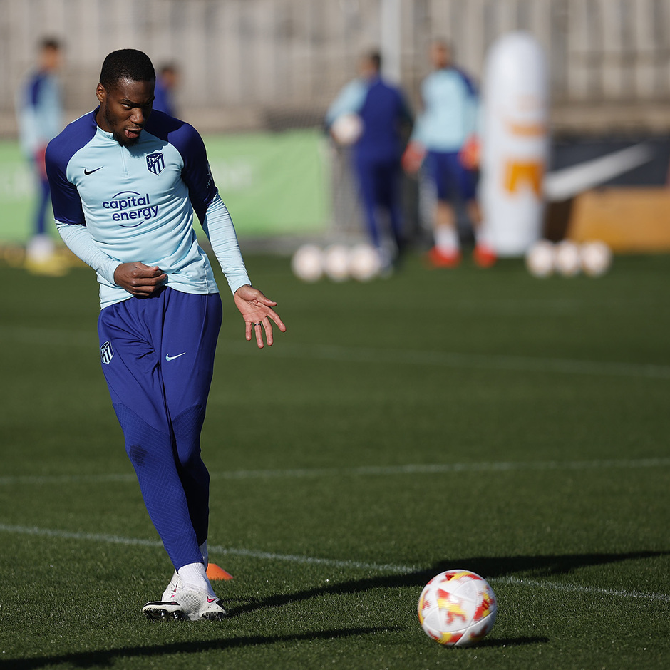 Temp. 22-23 | Entrenamiento 10-12-22 | Kondogbia