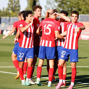 Temp. 23-24 | Atleti B-Murcia | Celebración piña