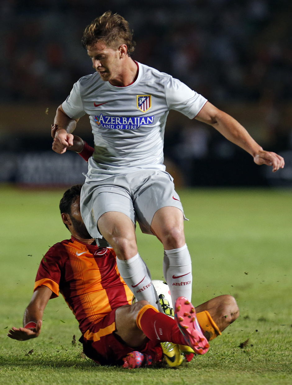 Pretemporada 2014-15. Galatasaray-Atlético de Madrid. Ansaldi pudo debutar en Turquía.