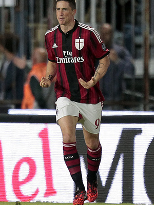 Fernando Torres celebra el primer gol logrado con el Milan