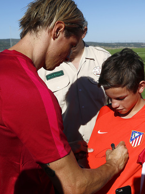 Temporada 16/17. Entrenamiento en Los Ángeles de San Rafael. Visita de jóvenes mexicanos de la Fundación.