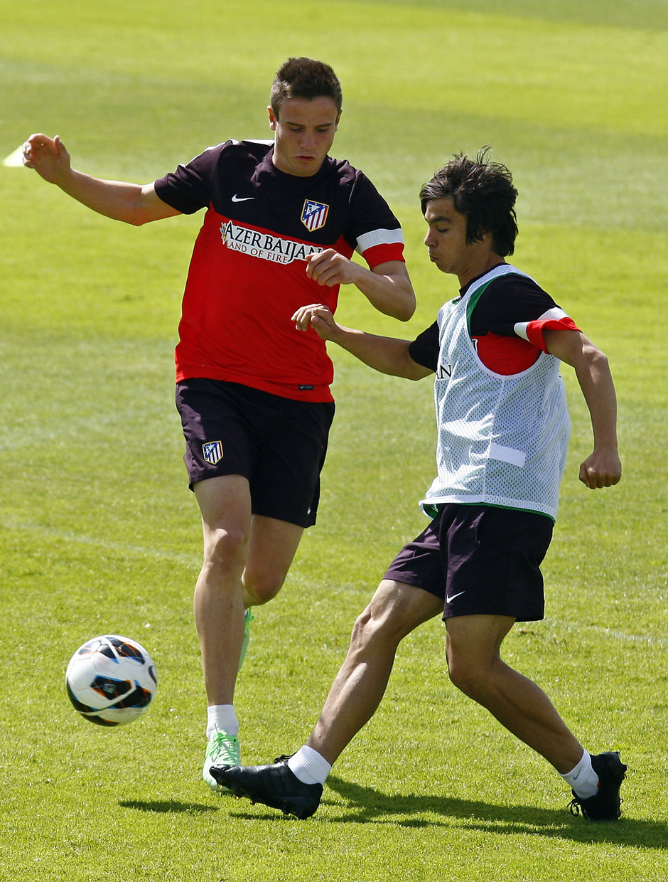 Temporada 2012-2013. Óliver y Saúl pelean un balón