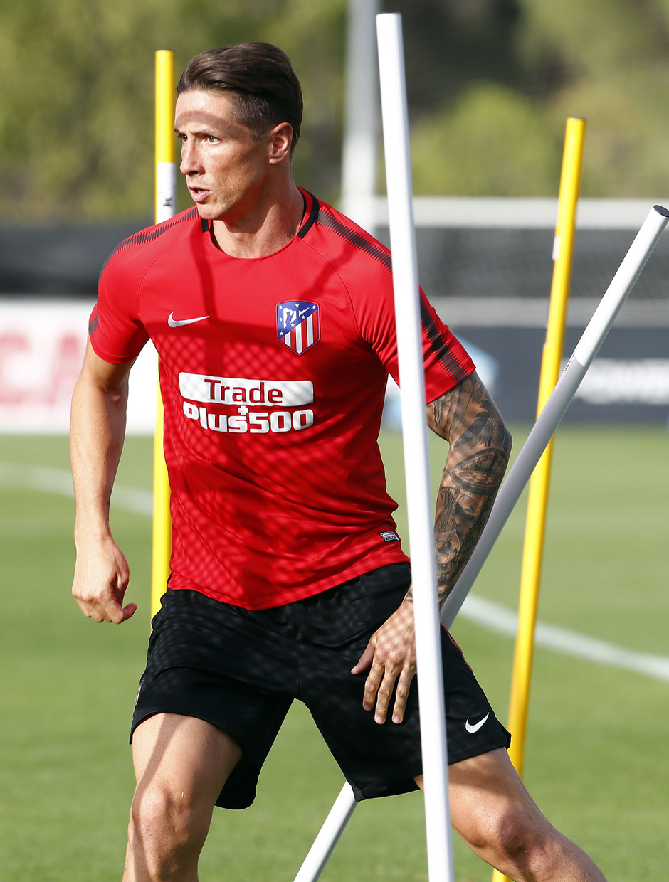 Entrenamiento en la Ciudad Deportiva Wanda. 15-08-2017 | Fernando Torres en circuito.