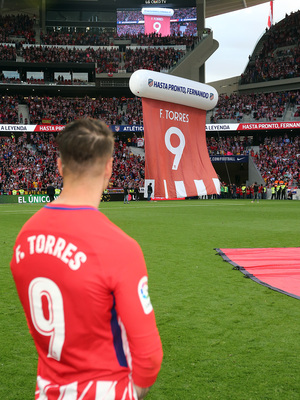 Temp. 17-18 | Atlético de Madrid - Eibar | Homenaje a Torres | 