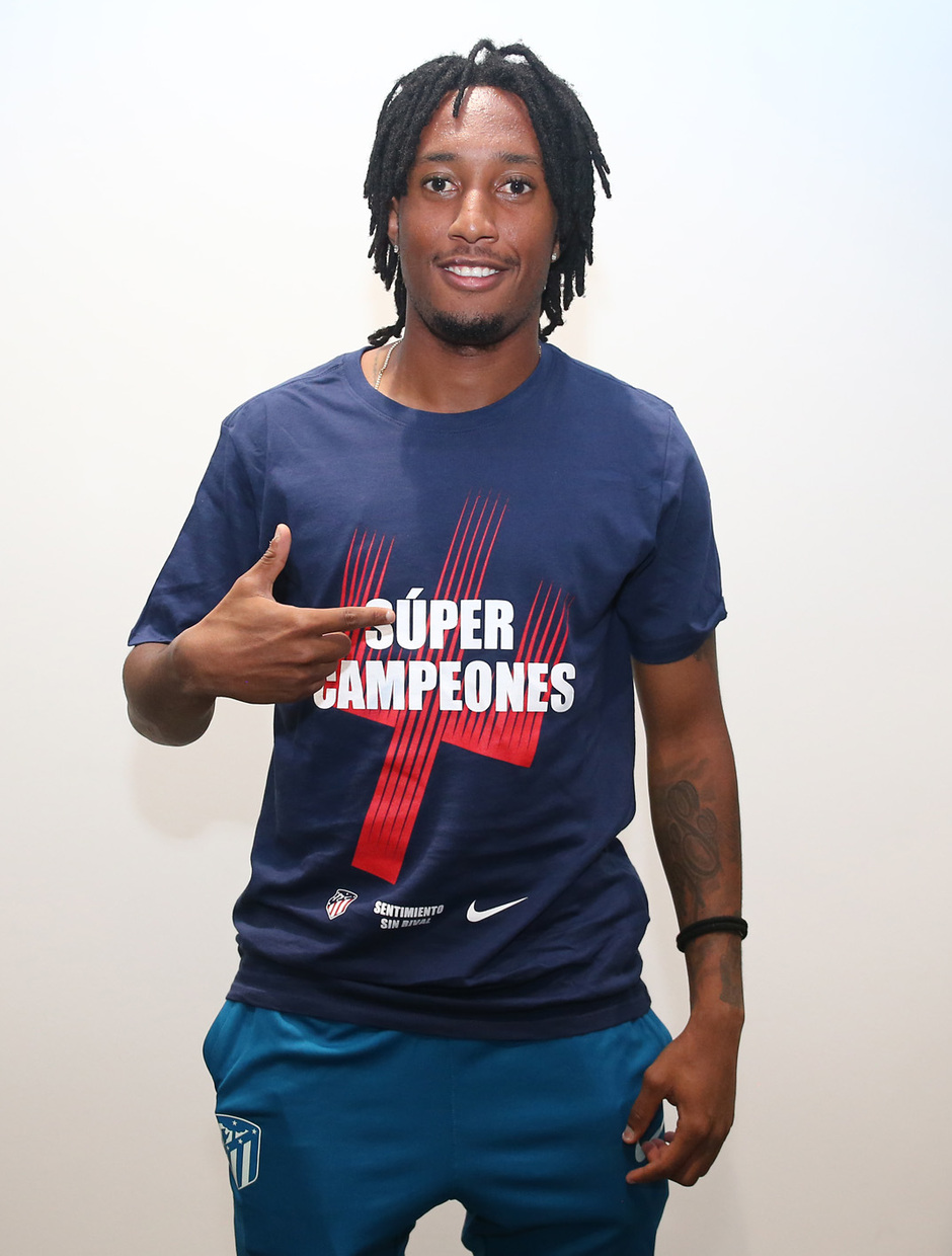 Temporada 2018-2019. Camiseta Súper Campeones. Gelson
