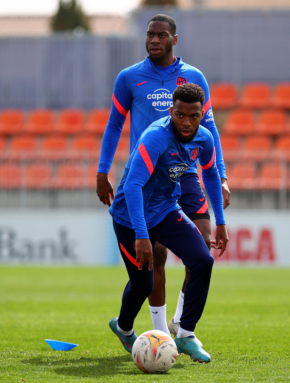 Temporada 21/22 | Entrenamiento 29-3-22 | Lemar y Kondogbia