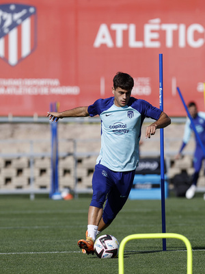 Temp. 22-23 | Entrenamiento 02-11-2022 | Alberto Moreno