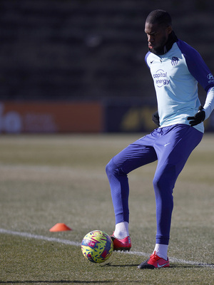 Temp. 22-23 | Entrenamiento 01-02-23 | Kondogbia
