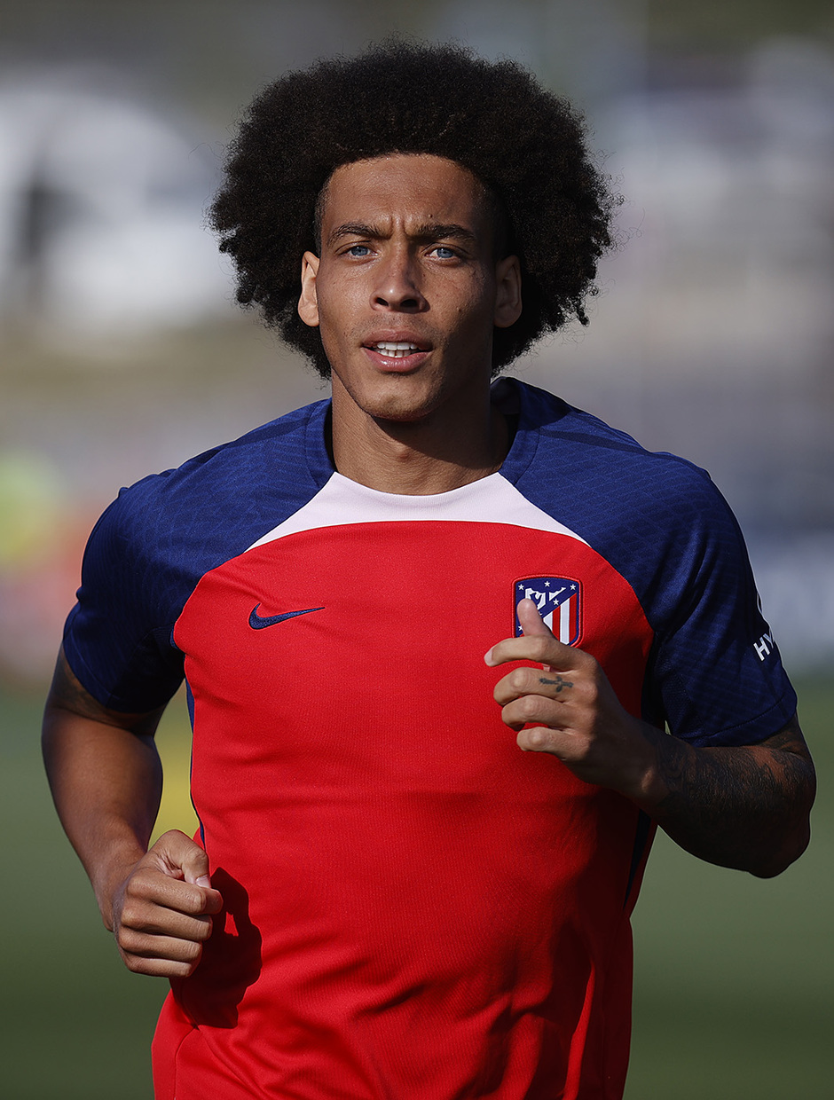 Temp. 23-24 | Entrenamiento 12-7-23 | Witsel