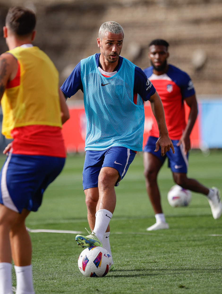 Temp. 23-24 | Entrenamiento 18-7-23 | Griezmann