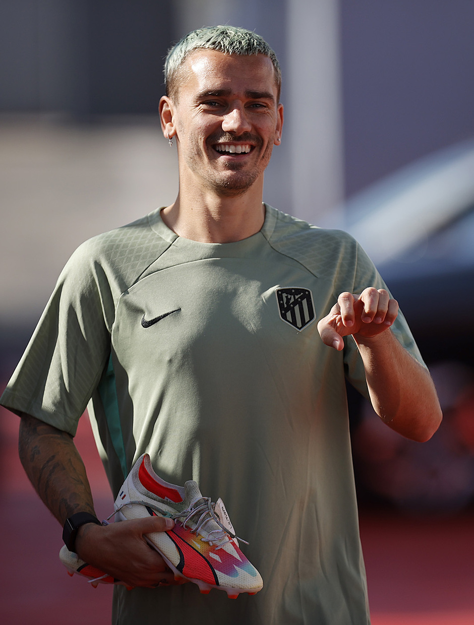 Temp. 23-24 | Entrenamiento 03-10-23 | Griezmann