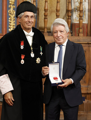 Enrique Cerezo, reconocido con la Medalla Honorífica de Plata de la Universidad de Alcalá