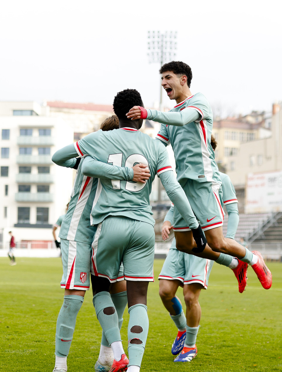 Temp. 24-25 | Sparta Praga - Atlético de Madrid Juvenil A | Celebración Omar