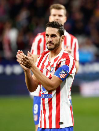 Koke celebró sus 700 partidos como rojiblanco con la afición atlética