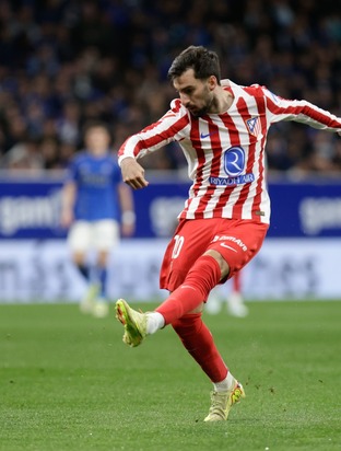 The action from Real Oviedo-Atlético de Madrid