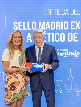 Enrique Cerezo recogió el sello de calidad 'Madrid Excelente' otorgado al Atlético de Madrid
