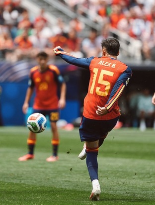 Baena provides assist, Pubill makes WC debut as Spain progress to Last 16 