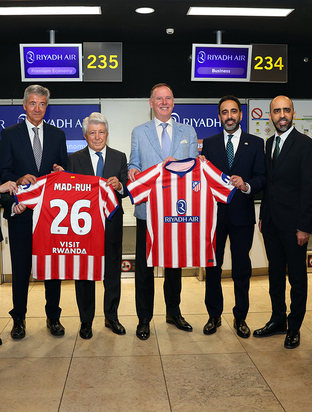 Enrique Cerezo y Miguel Ángel Gil participaron en el evento de lanzamiento del primer vuelo comercial Riyadh y Madrid