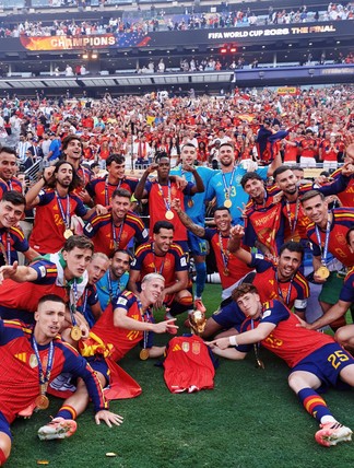 Homenaje del club a la selección campeona del mundo