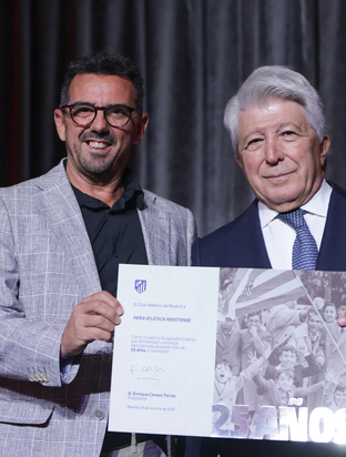 Homenajeadas las peñas de nueva creación y las de 25 y 50 años de historia