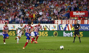 temporada 13/14. Partido Atlético de Madrid- Elche. Gol de penalty de Diego Costa