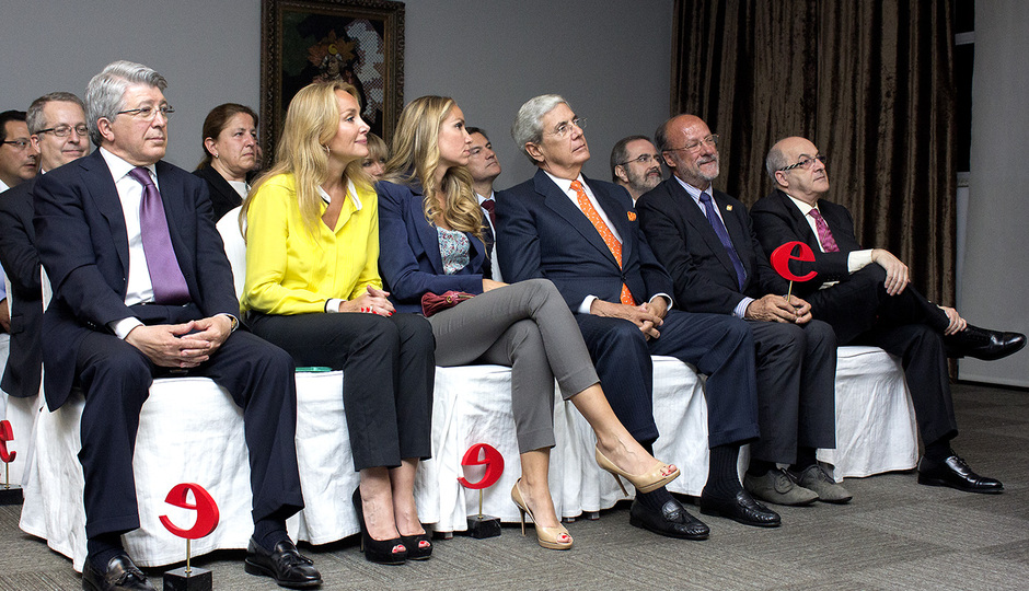 Enrique Cerezo recibe uno de los 'Premios Ejecutivos 2014'