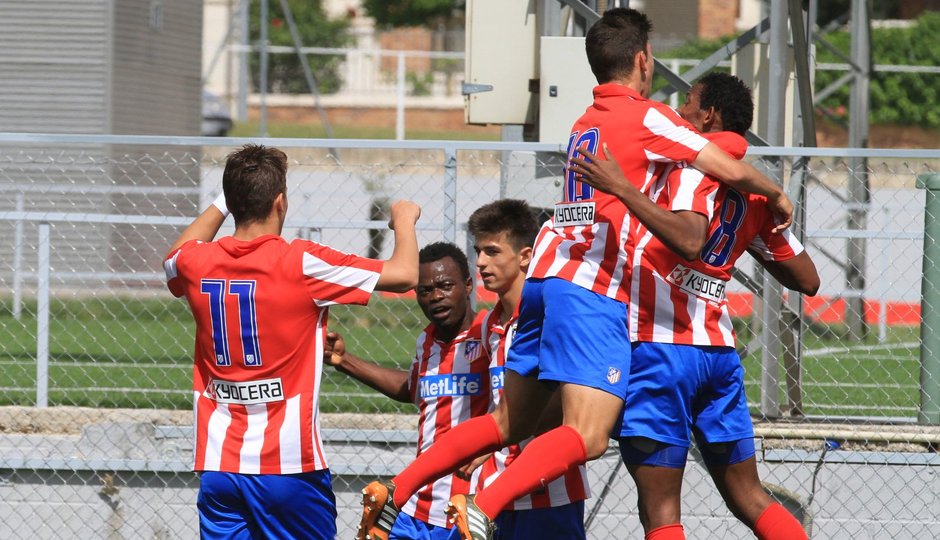 Temporada 2013-2014. Atlético de Madrid "C" celebrando un gol.
