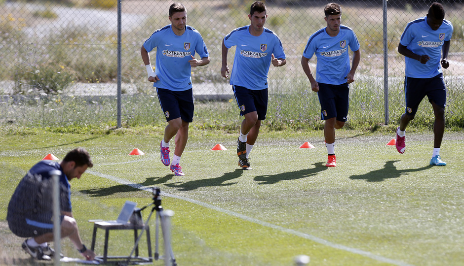 Siqueira, Carlos Ramos, Héctor y Thomas realizan trabajo físico en la sesión realizada este domingo