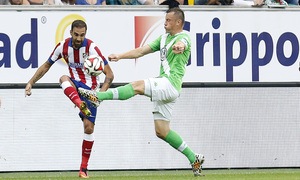 Pretemporada 2014-15. Wolfsburgo - Atlético de Madrid. Jesús Gámez también pudo debutar con la elástica rojiblanca.