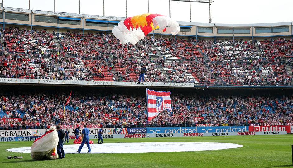 Temporada 14-15. Jornada 8. Atlético de Madrid-Espanyol. Paracaidistas