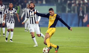 Temporada 14-15. Champions League. Juventus - Atlético de Madrid. Koke dispara a portería dentro del área.