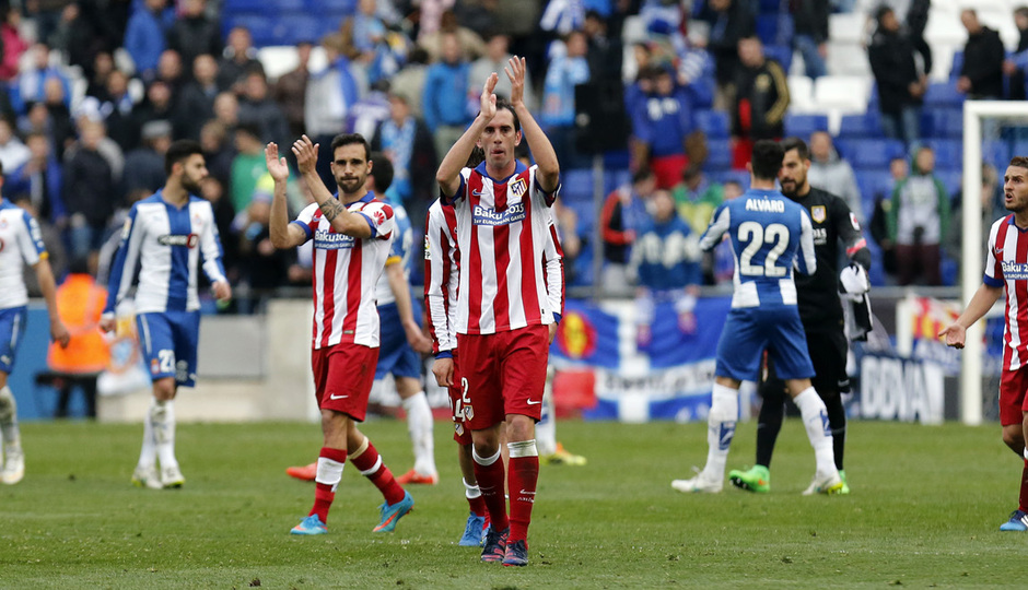 Temporada 14-15. Jornada 27. RCD Espanyol - Atlético de Madrid. Los jugadores aplaudieron a los aficionados rojiblancos.