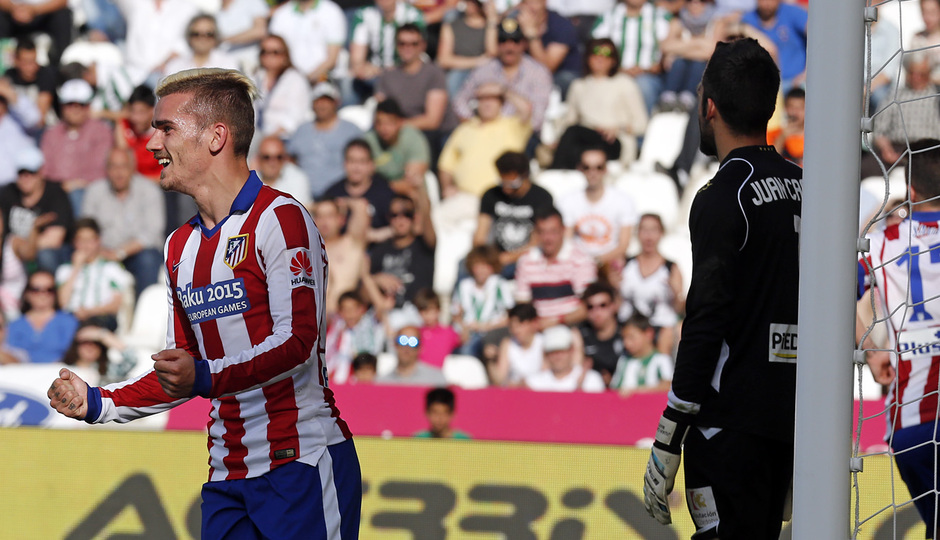 Temporada 14-15. Jornada 29. Córdoba - Atlético de Madrid. Griezmann celebra su gol.