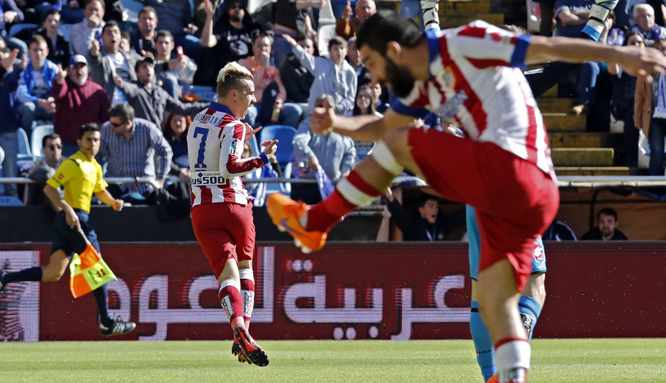 Temporada 14-15. Jornada 32. Deportivo de la Coruña - Atlético de Madrid. Griezmann, feliz, celebra el segundo.