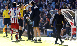 Temporada 14-15. Jornada 32. Deportivo de la Coruña - Atlético de Madrid. Diego Pablo Simeone fue amonestado en la primera mitad.