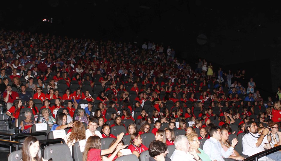 Temp. 2014-2015. Abarrotada la sala de cine durante la Gala