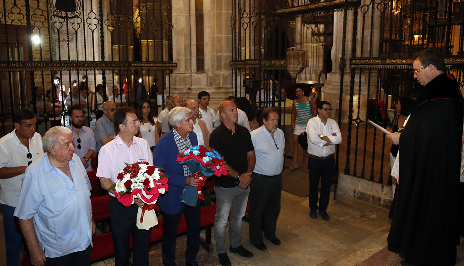 temporada 15/16. Ofrenda floral en la catedral de burgo de Osma. Memorial Jesús Gil